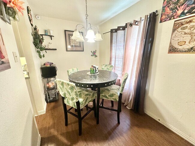 Building Photo - Charming 3BR Home with Large Yard & Easy I-35 Access Near Denton