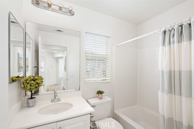 Building Photo - 201 Kensington