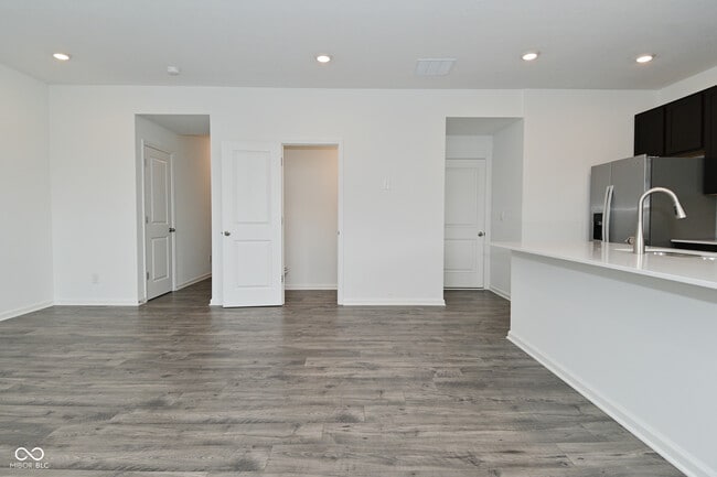 Building Photo - 6296 Wasco Dr