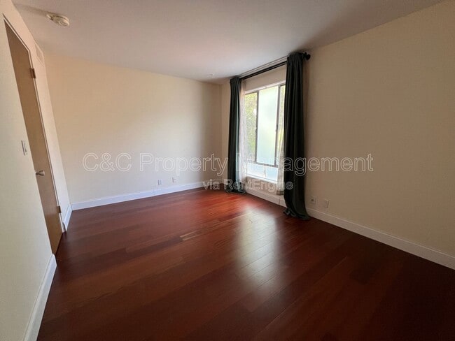 Building Photo - 938 Lea Dr