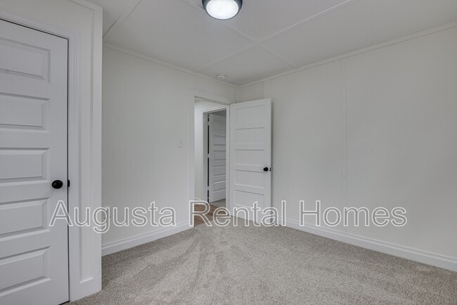 Building Photo - 2753 Hazel St