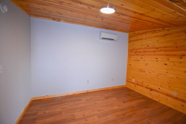 Building Photo - RTSA25-27