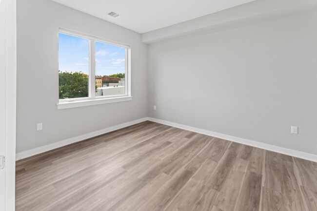Building Photo - 475 Communipaw Ave