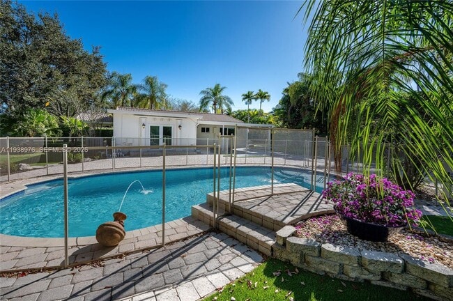 Building Photo - 5626 SW 69th Ave