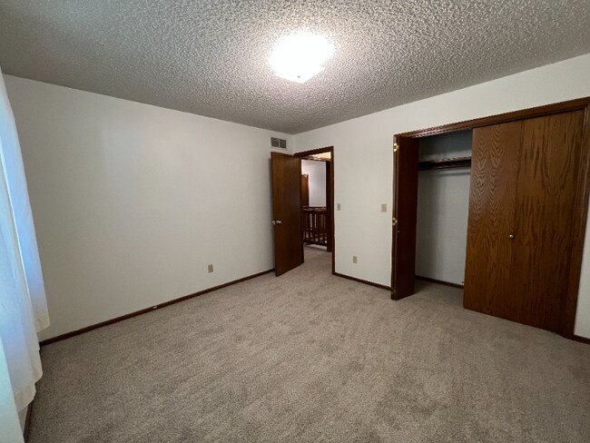 Building Photo - 245 N Shefford St