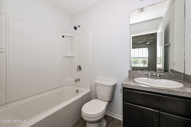 Building Photo - 524 Eiseman Wy