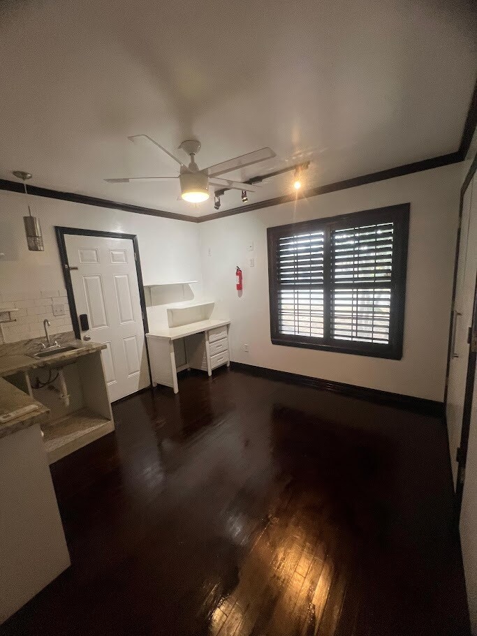 Building Photo - 1808 N Broadway St