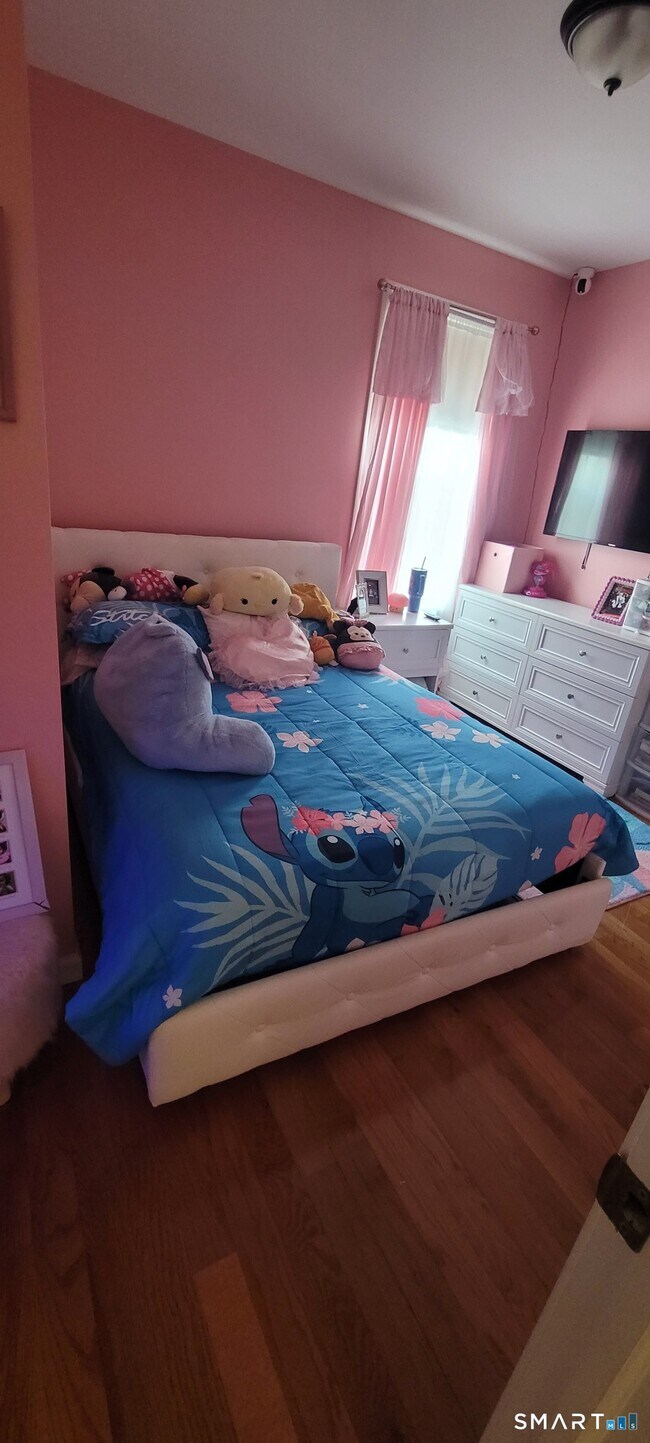 Building Photo - 155 Tracy Ave