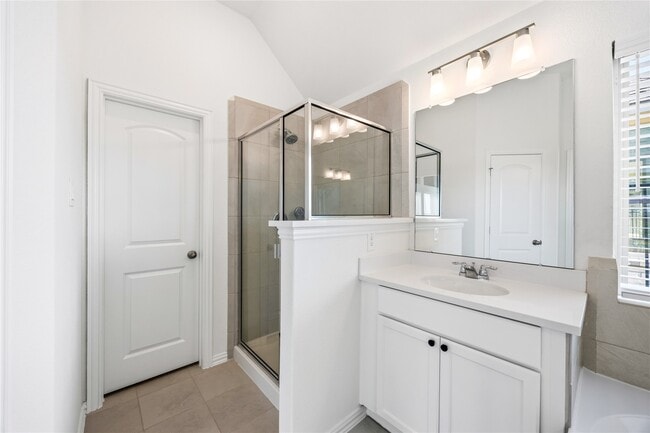 Building Photo - 27507 Aster Grn Dr