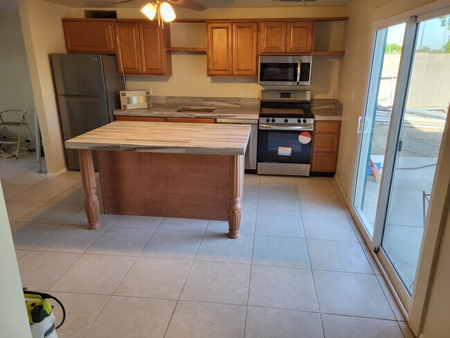 Primary Photo - 3428 E Janice Wy