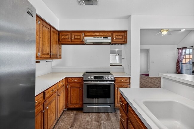 Building Photo - 1709 Castleford Rd