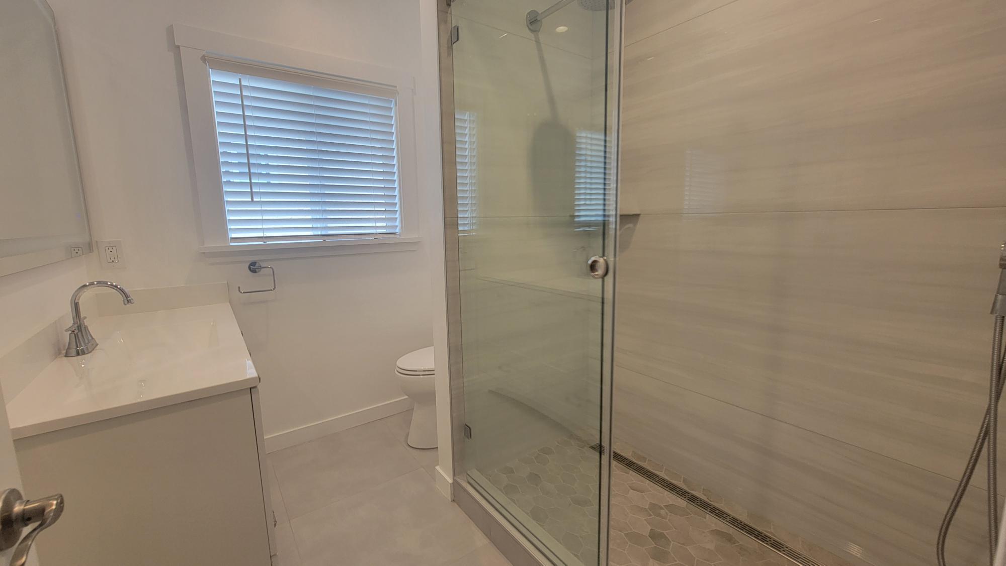 Bathroom - 622 Miller Ave