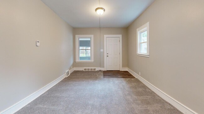 Building Photo - Old Brooklyn Area - 4 Bedroom - 1 Bath - Single Family Home