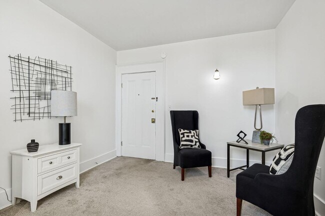 Building Photo - 302 N Church St