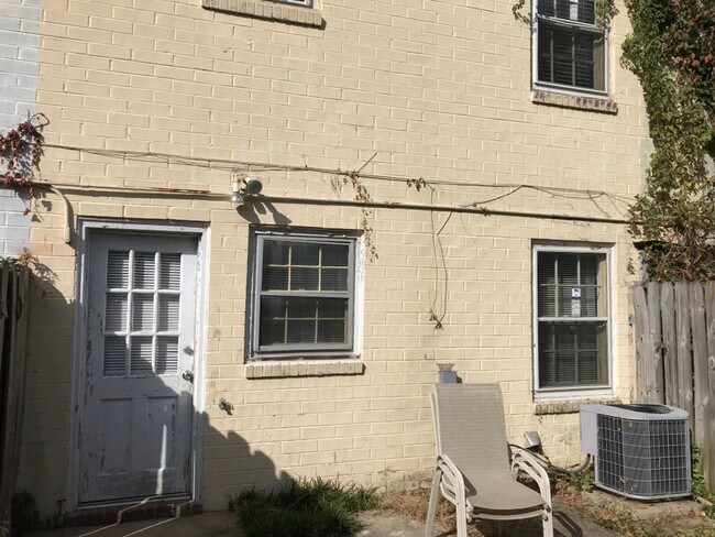 Building Photo - 801 Monte Sano Avenue #A3 - Summer Place