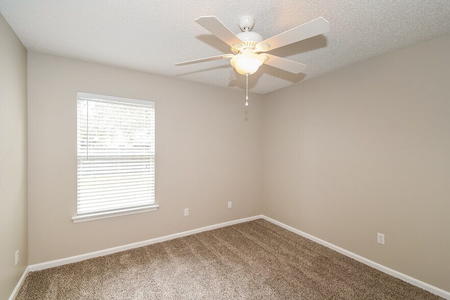 Building Photo - 187 Nadia Michelle Ct S