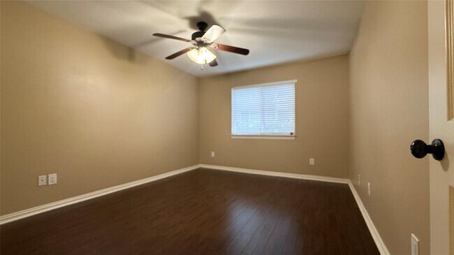 Building Photo - 3500 Tangle Brush Dr