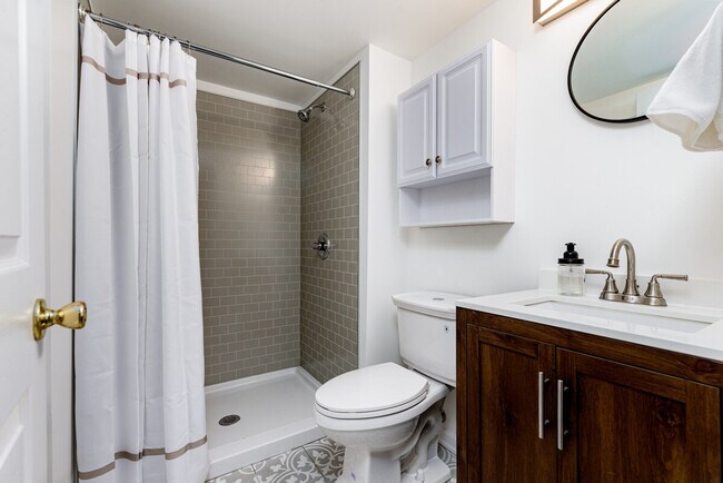 Building Photo - 4423 Vance Ave