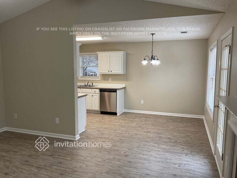 Building Photo - 1606 Madison Dr