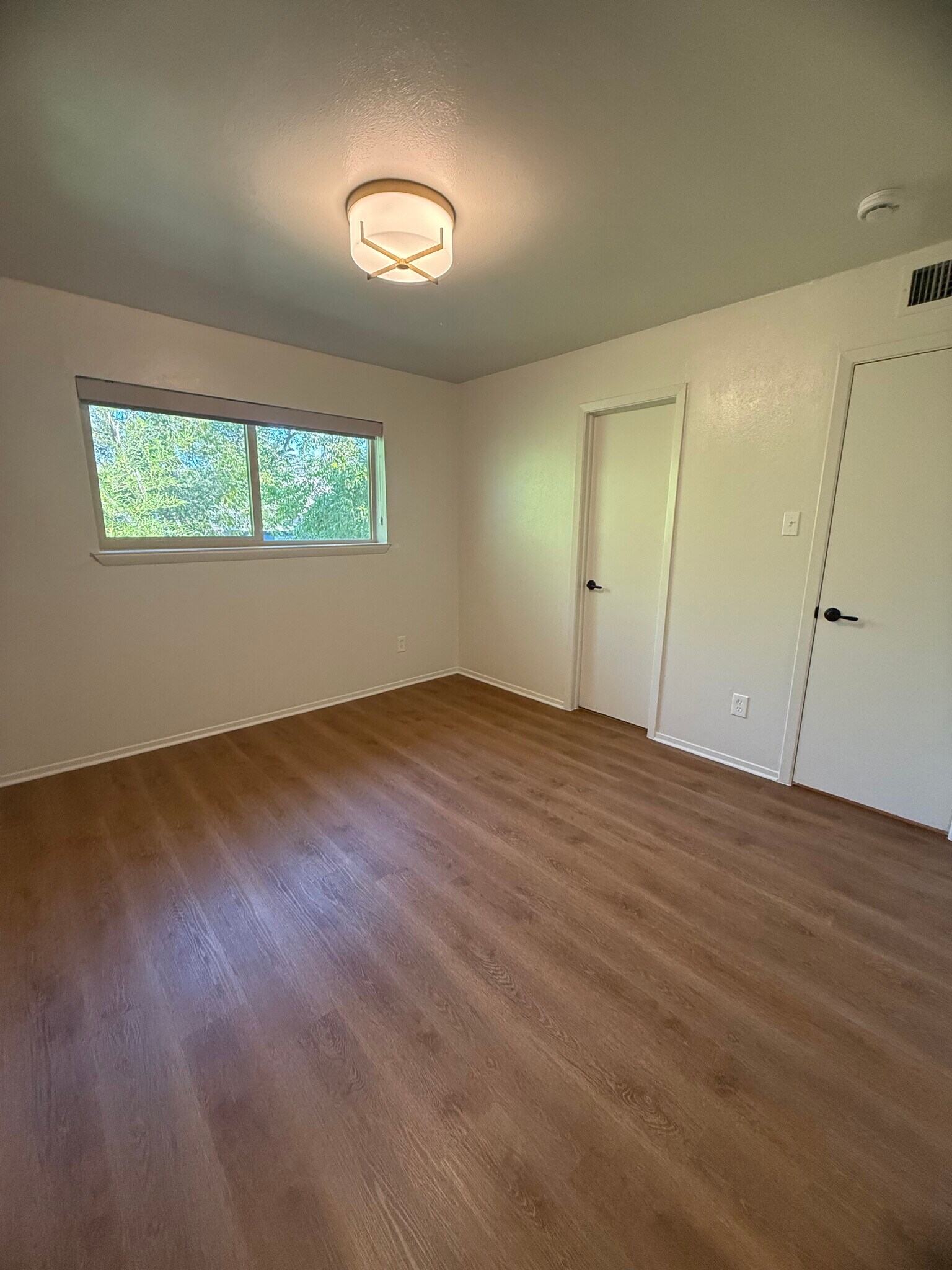 Building Photo - 1201 N Austin St