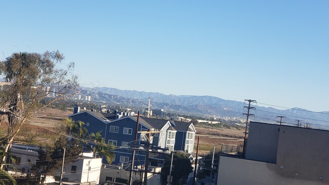 Gorgeous Pano of SM Mtns - 401 Pershing Dr