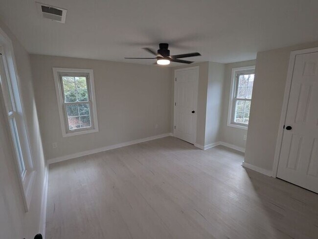 Building Photo - Beautiful 4BD/3BA Home in Hickory