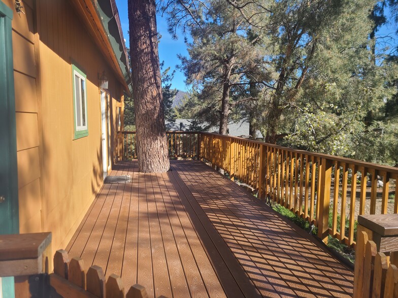 Building Photo - 15325 Acacia Way