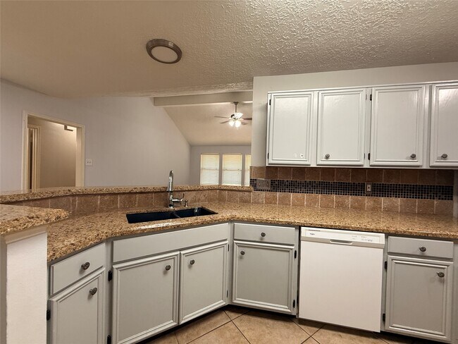 Building Photo - 9019 Autumnsong Dr