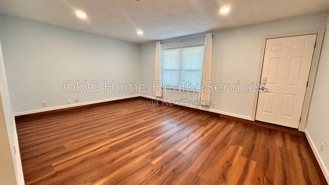 Building Photo - 8833 Cedar Ln