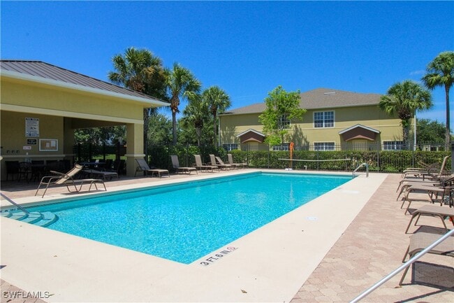 Building Photo - 9055 Gervais Cir