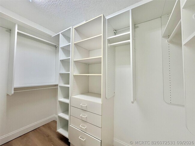 Building Photo - 9587 Weldon Cir