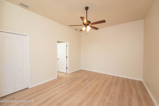 Building Photo - 3136 Constellation Dr