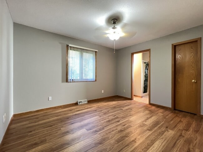 Building Photo - 4563 Camelot Dr