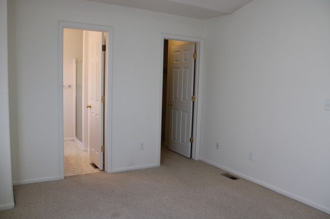 Building Photo - 3 Bedrooms, 2.5 Baths & a Layout Designed for Living