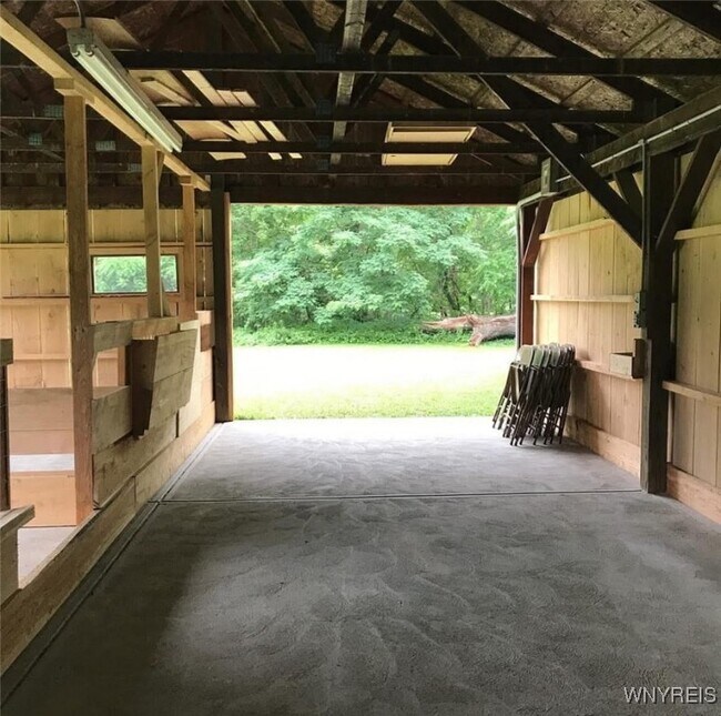 Building Photo - 5445 E Creek Rd