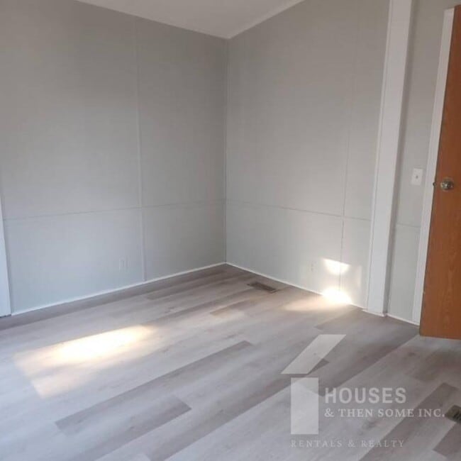 Building Photo - 1418 Anderson Ridge Rd