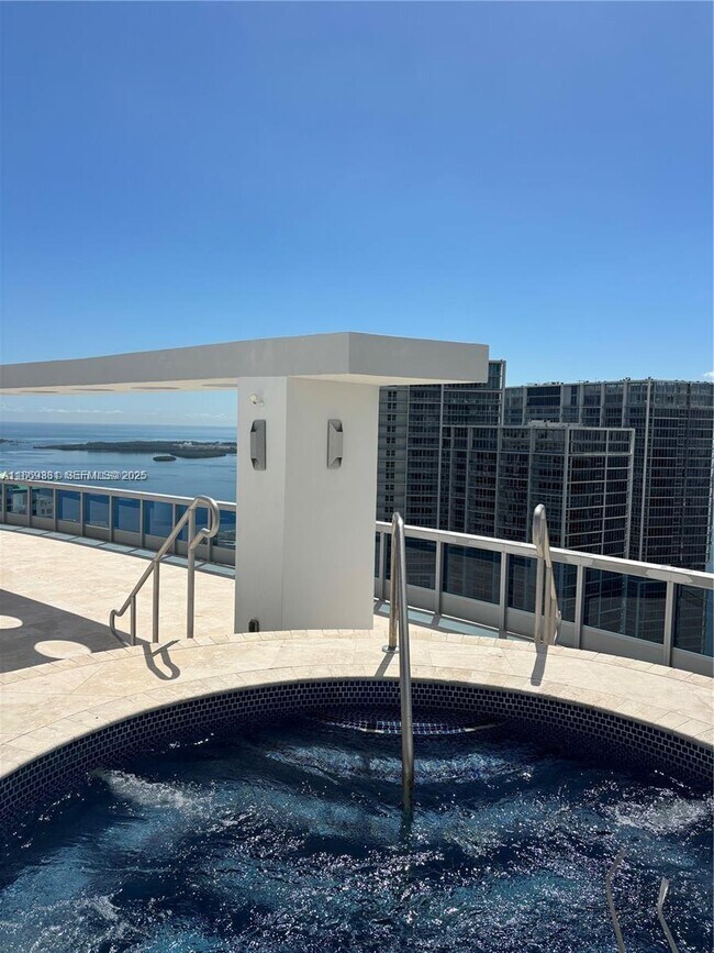 Building Photo - 200 Biscayne Blvd Way