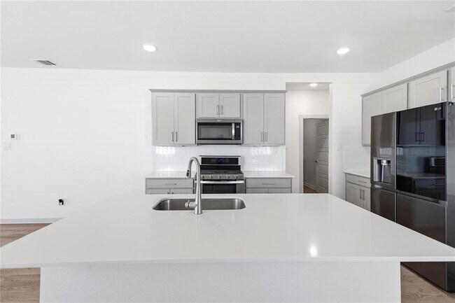 Building Photo - 515 Millbrook Blvd