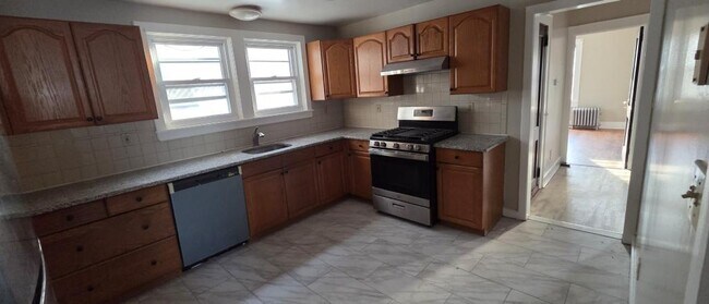 Building Photo - 61 N 22nd St