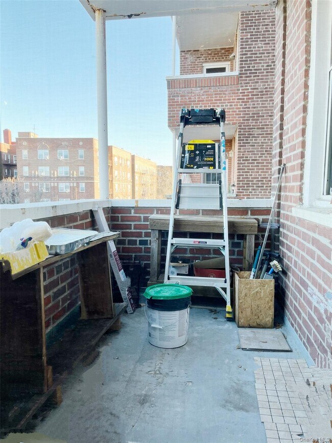 Building Photo - 75-40 Austin St