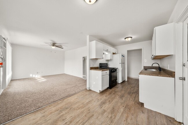 Building Photo - Cozy 3-Bedroom Single-Family Home-Move-In Ready!