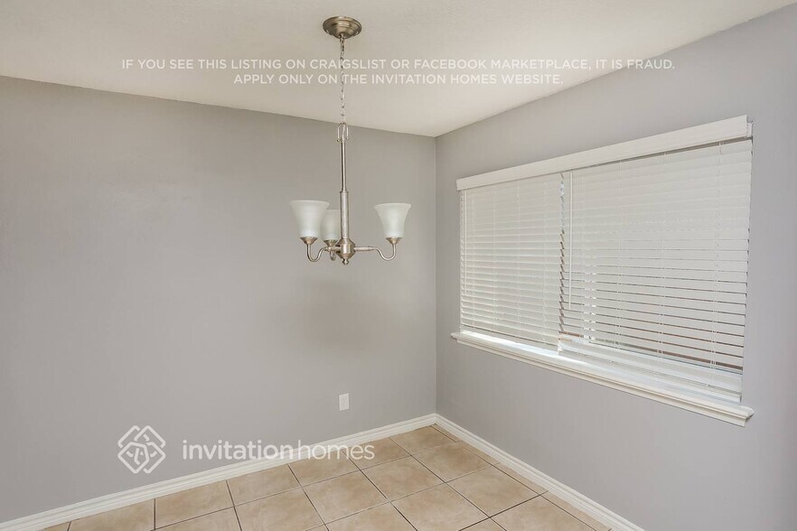 Building Photo - 4913 Cliffwood Dr