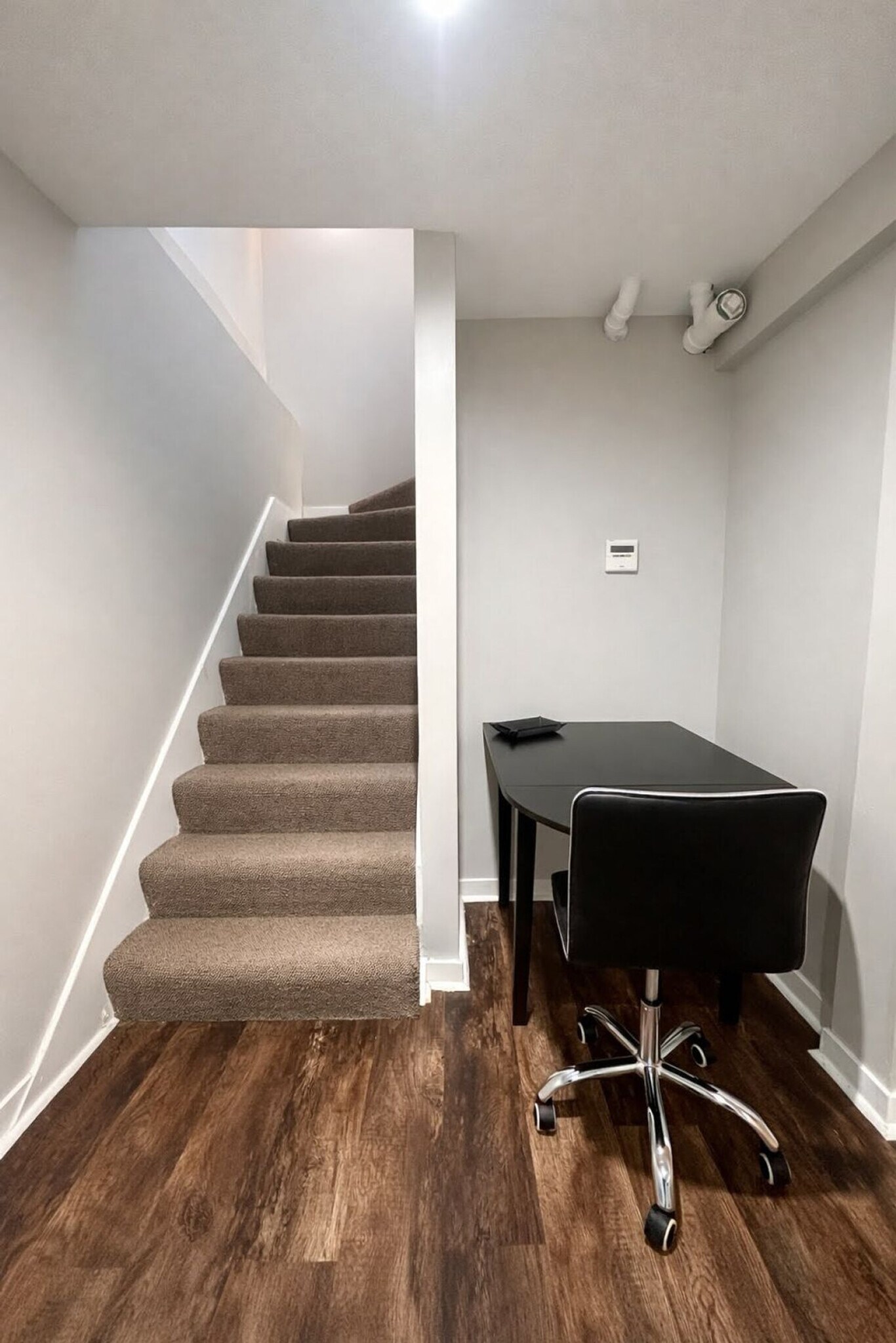 Building Photo - 736 N Throop St