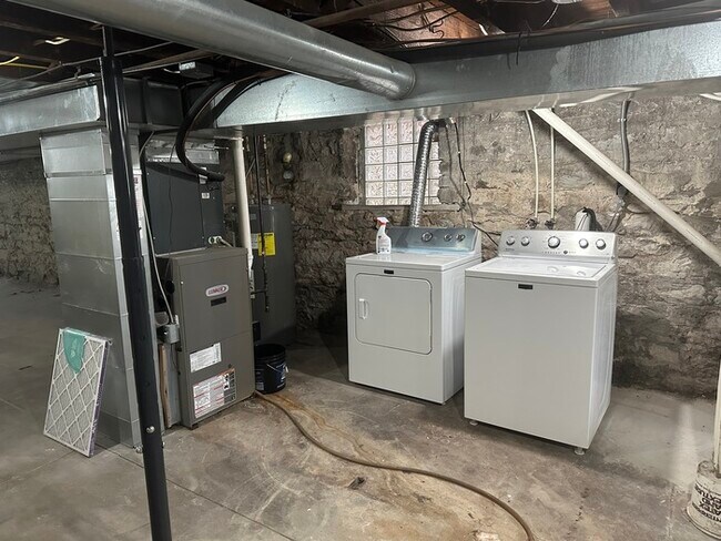Building Photo - Wonderful 3bedroom 2 Bath Townhome In South City