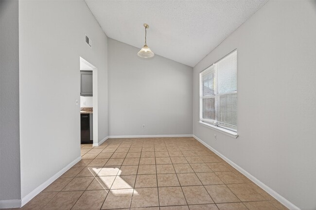 Building Photo - 5211 Devon Green Dr