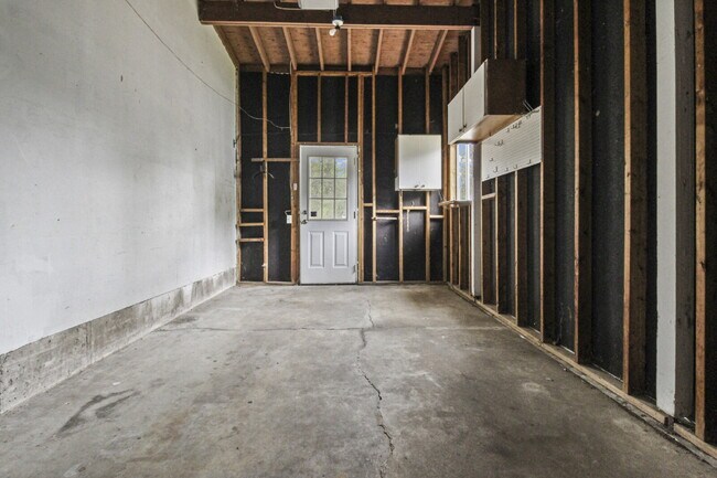 Building Photo - 2615 Flamingo Dr