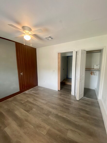 Building Photo - 2032 NE 16th Terrace