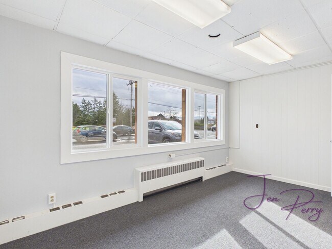 Building Photo - 1795 Main Street