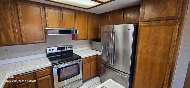 Building Photo - HILLCREST - SAN DIEGO - Nice 2 Bedroom / 2...