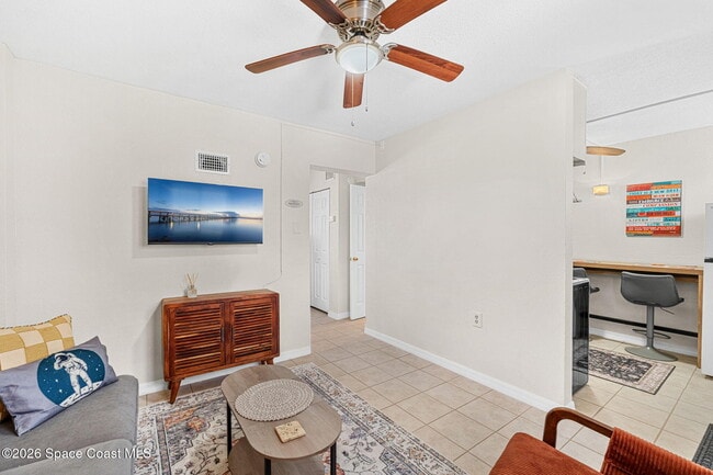 Building Photo - 211 Circle Dr